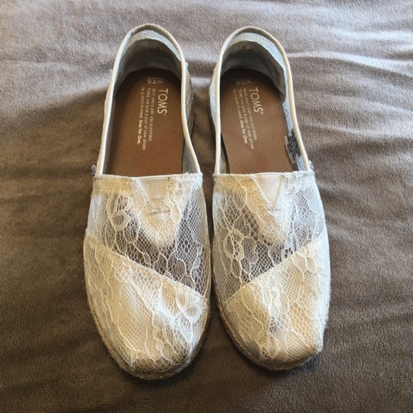 Toms Shoes - Toms White Lace Shoes